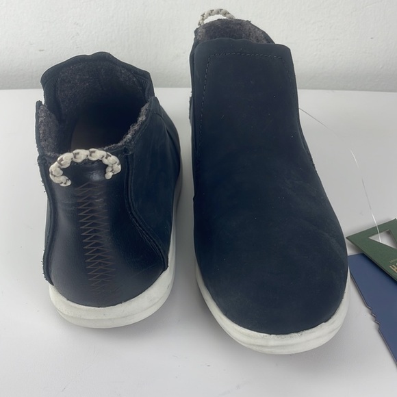 NEW Olukai Hawai'iloa Manu Hope Sneaker Boot Nubuck Leather Women Size 6 - Picture 6 of 16